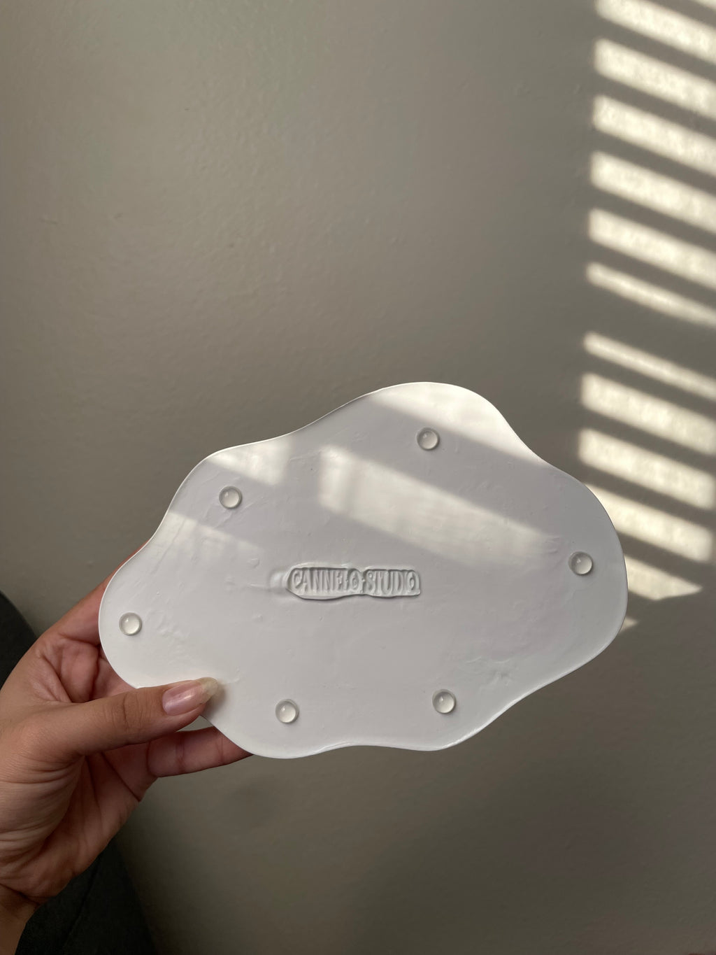 WHITE DECORATIVE CLOUD SHAPED TRAY