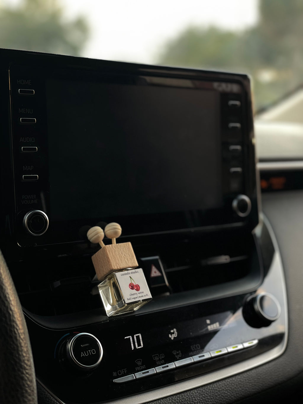 CHERRY WINE CAR VENT CLIP AIR FRESHENER